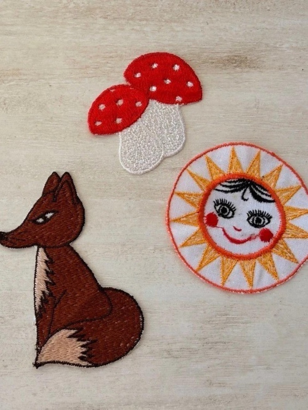 70s Vintage Embroidered Sew on Patch Set Red & White Like New